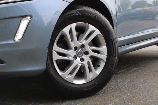 Volvo XC60 T5 Automaat FWD Nordic+ | Verw. Voorstoelen | Standkachel | El. Achterklep | PDC V+A | Verw. Voorruit