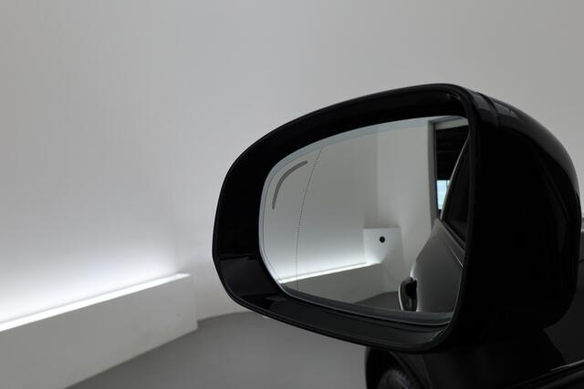 Volvo XC60 T8 Recharge Plus Black Edition | Luchtvering | Bowers & Wilkins | Pano | Memory | 360cam | Trekhaak