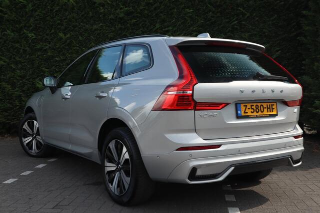 Volvo XC60 2.0 T6 Plug-in hybrid AWD Plus Dark | Trekhaak | Panoramadak |