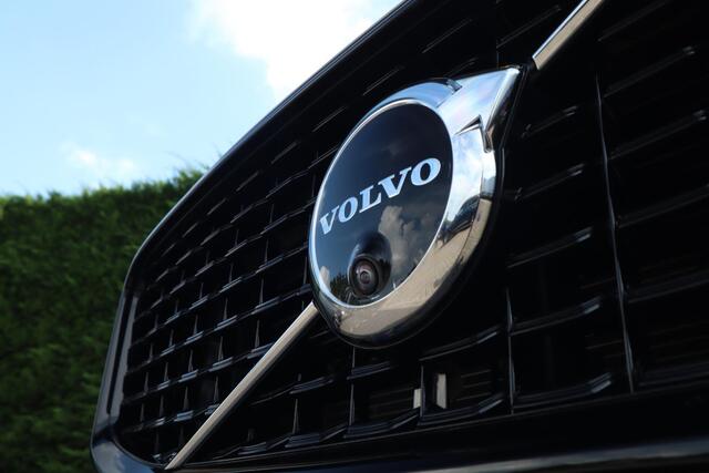 Volvo XC60 2.0 T6 Plug-in hybrid AWD Plus Dark | Trekhaak | Panoramadak |