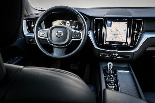 Volvo XC60 T8 Twin Engine AWD Momentum | Panoramadak | Luchtvering | Leder | Adapt. Cruise | Getint glas