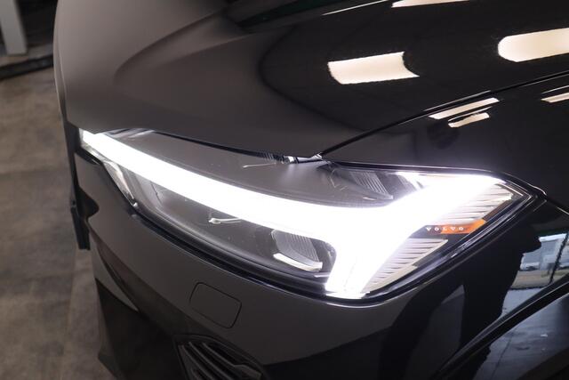 Volvo XC60 2.0 T8 Plug-in hybrid AWD Ultra Black Edition H&K Long Range Luchtvering