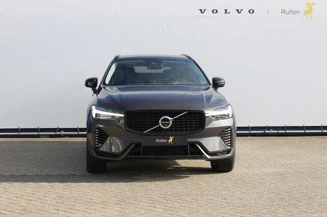 Volvo XC60 2.0 T6 Plug-in hybrid AWD Plus Dark Adaptieve cruise control / Panoramisch schuif-kanteldak / Lederen bekleding / 19" lm velgen / Google infotainment