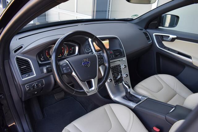 Volvo XC60 2.0 T5 FWD Polar+ OrigNL | Panoramadak | Trehaak | Leer | Nieuwstaat!