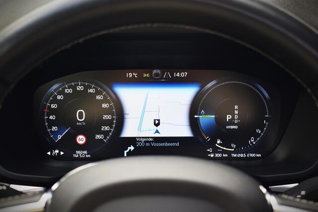 Volvo XC60 2.0 T8 Twin Engine AWD R-Design |PANO|LUCHTVERING|