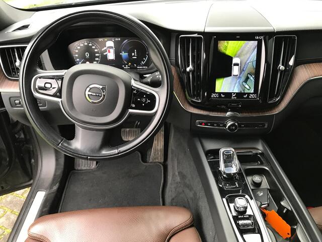 Volvo XC60 2.0 Recharge T6 AWD Inscription | Rijklaar incl 12 mnd Bovag | Panoramadak Trekhaak 360 camera Pilot assist