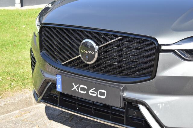 Volvo XC60 T6 350PK Plug-in hybrid AWD Ultra Dark Nieuw | Luchtvering | 21"LMV | 360 camera | Panodak | HUD | H&K