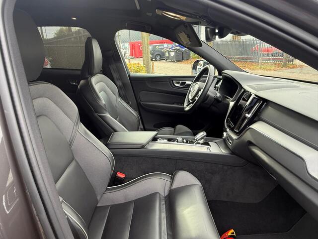 Volvo XC60 2.0 T6 Plug-in hybrid AWD Ultimate Dark Luchtvering/Trekhaak/Headup/20inch etc.
