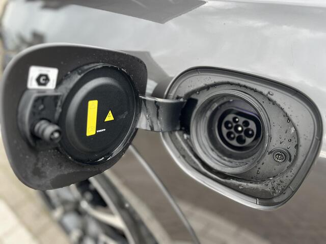 Volvo XC60 T8 Plug-in hybrid AWD Ultimate Dark