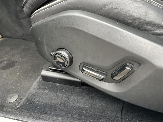 Volvo XC60 T8 Plug-in hybrid AWD Ultimate Dark