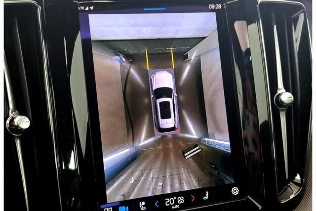 Volvo XC60 2.0 B5 MHEV 195kW/265pk Aut8 Ultimate Dark PANORAMADAK + HARMAN/KARDON + PILOT ASSIST + HEAD-UP DISPLAY + ADAPT.CRUISE + STANDKACHEL + STOELVERWARMING V&A + BLIS + LANE ASSIST + STUURVERWARMING + ON-CALL + EL.TREKHAAK + PARKSENSOREN + 21" LM-VELGEN!!