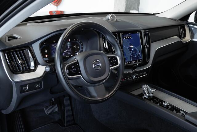 Volvo XC60 B5 Inscription | Luchtvering | Bowers & Wilkins Premium Audio | Panoramadak | Electrische Bedienbare Voorstoelen | Parkeerverwarming | 360° Parkeercamera | Gelamineerde Zijruiten | 20'' Lichtmetalen velgen | BLIS | Adaptive Cruise Control |