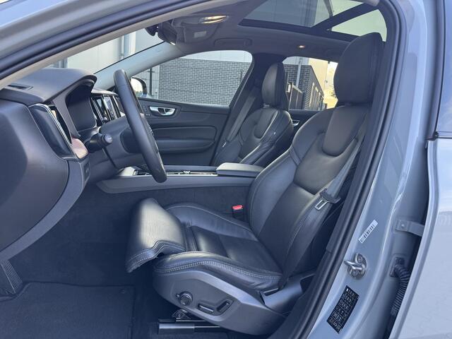 Volvo XC60 2.0 T8 Plug-in hybrid AWD Plus Dark 455 PK | Comfort stoelen | Trekhaak | 360 Camera