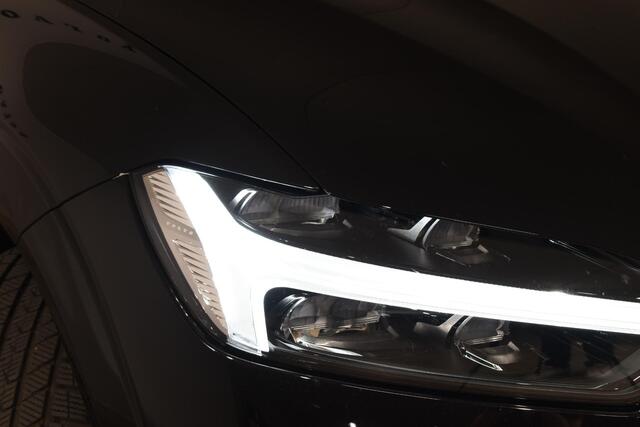 Volvo XC60 T6 350PK Automaat Plug-in Hybrid AWD Plus Dark