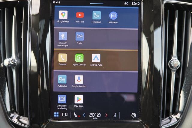 Volvo XC60 T6 Recharge AWD Core Bright - Panorama/schuifdak - IntelliSafe Assist & Surround - Parkeercamera achter - Verwarmde voorstoelen - Parkeersensoren voor & achter - Draadloze tel. lader - Extra getint glas - 18' LMV