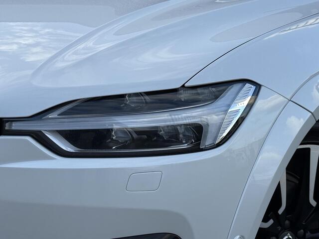 Volvo XC60 2.0 T8 Twin Engine AWD R-Design | Sport uitlaat | Trekhaak | Luchtvering | Bowers & Wilkins | 22'' | Memory L+R | Panoramadak | Massage | Stoel Koeling + verwarming | VOL VOL
