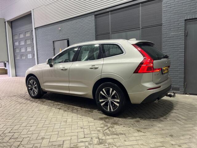 Volvo XC60 T8 Twin Engine Momentum Pro | Panoramadak | Trekhaak | ACC | Stoel+Stuurverwarming | BLIS