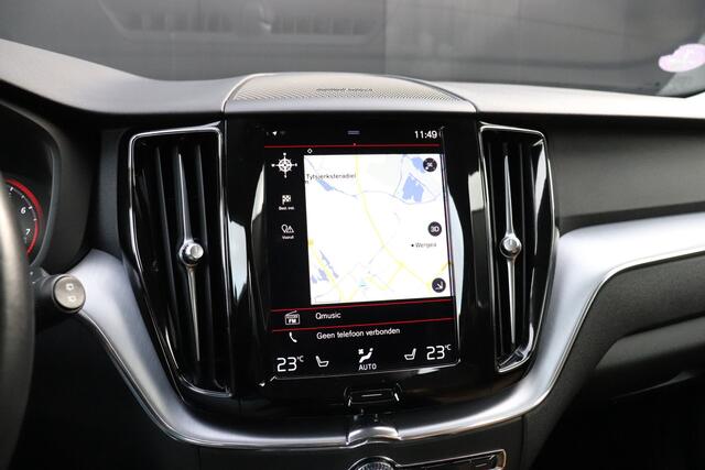 Volvo XC60 2.0 B5 Momentum Exclusive 251 pk | LEDER | TREKHAAK | | CAMERA | NAVI | CRUISE | STOEL/STUURVERW