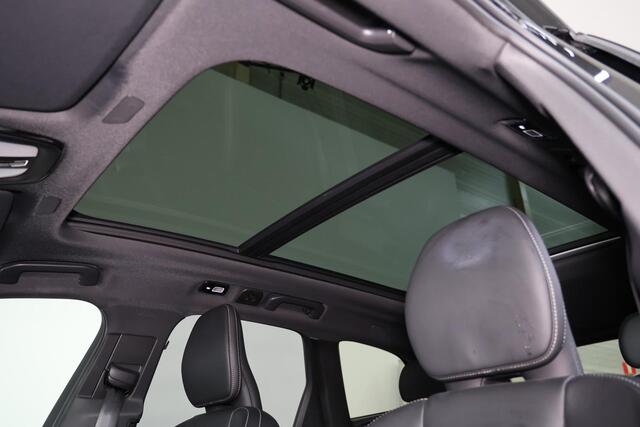 Volvo XC60 T6 Recharge AWD Ultra Dark - Luchtvering - Panorama/schuifdak - IntelliSafe Assist & Surround - 360º Camera - Adaptieve LED koplampen - Verwarmde voorstoelen, stuur & achterbank - Parkeersensoren voor & achter - Elektr. bedienb. voorstoelen met geheugen -