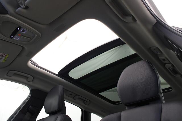 Volvo XC60 2.0 T6 Plug-in hybrid AWD Plus Dark |Pano|