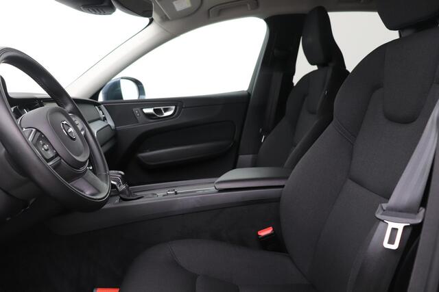 Volvo XC60 T4 Momentum | ACC | Camera | Apple Carplay | Stoel+Stuurverwarming