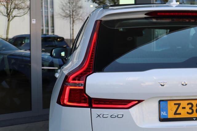 Volvo XC60 2.0 T6 Plug-in hybrid AWD Ultimate Dark | Schuif-/ kanteldak| Head-up display| Harman Kardon audiosysteem| Stoelverwarming voor + achter| Stuurwielverwarming| Semi- elektrisch inklapbare trekhaak|