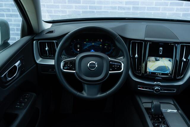 Volvo XC60 T6 Plug-in hybrid AWD Plus Bright | Long Range | Parkeerverwarming | Panoramadak | Lederen bekleding | Elektr. verst. stoelen |