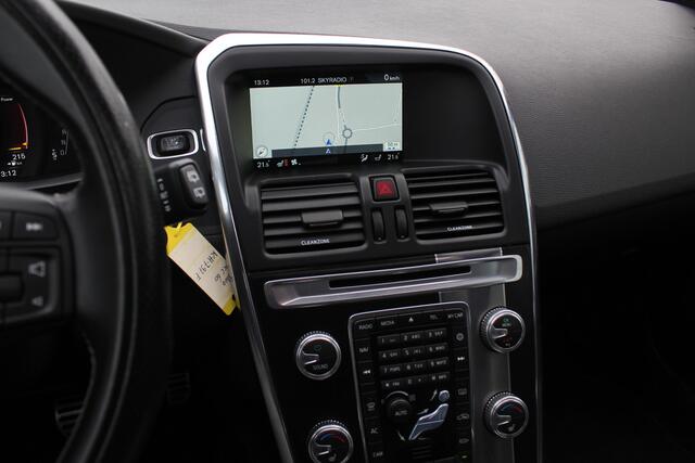 Volvo XC60 2.4 D4 Polar+ / Trekhaak / Panoramadak / Camera / Standverwarming / Leder&Alcantara / 18'' / Keyless / Navigatie / Stuur+Stoelverwarming / Blis / DAB / ACC