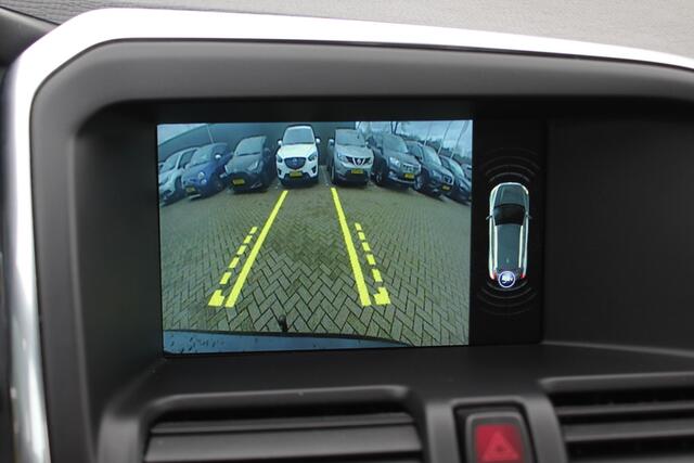 Volvo XC60 2.4 D4 Polar+ / Trekhaak / Panoramadak / Camera / Standverwarming / Leder&Alcantara / 18'' / Keyless / Navigatie / Stuur+Stoelverwarming / Blis / DAB / ACC