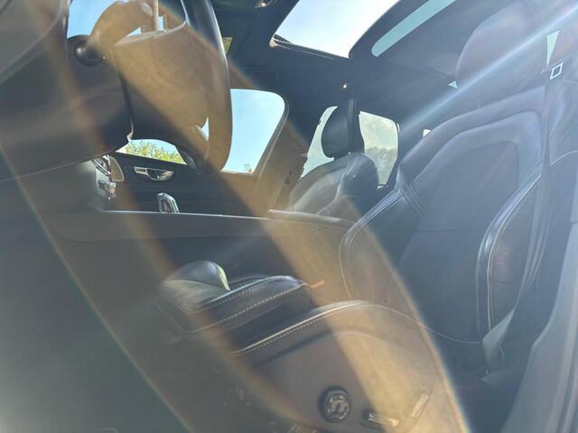 Volvo XC60 2.0 T8 Twin Engine AWD | R-Design | ACC | HUD | PANO | Luchtvering | Bowers & Wilkens