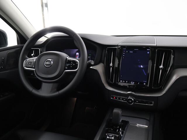 Volvo XC60 2.0 T6 Plug-in hybrid AWD Ultimate Dark | Trekhaak | Schuifdak | Harman Kardon | 360 camera | Head-up | Stoelverwarming voor & achter | Keyless Go |