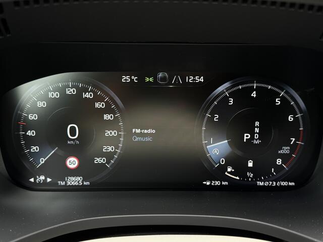 Volvo XC60 2.0 B5 Inscription GRATIS Afleverpakket! | Uitklapbare Trekhaak | 360 Graden Camera |