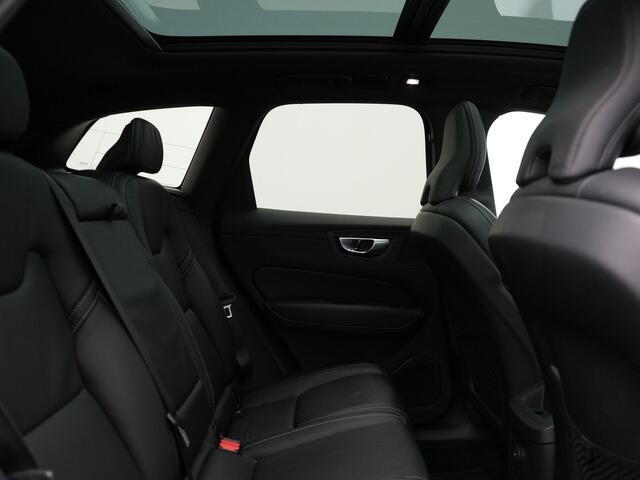 Volvo XC60 T6 AWD R-Design Plug In Hybrid 350pk Dealer O.H. PHEV | Luchtvering | Trekhaak Af Fabriek | Panodak | Head Up | Adaptive Cruise | 360 Camera | Lederen Sportstoelen Massage & Ventilatie & Memory | Google Assistent | Apple Carplay | 21"L.M |