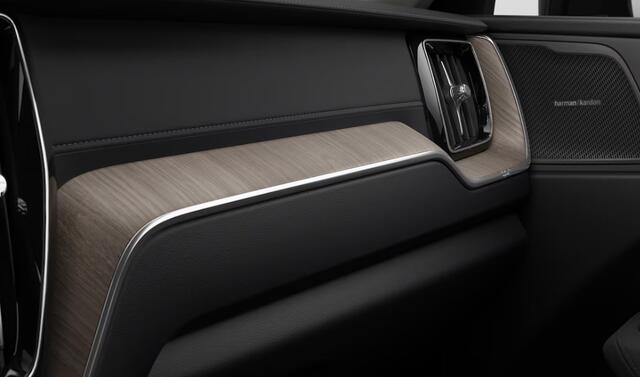 Volvo XC60 2.0 T8 RECHARGE 455PK AWD ULTRA DARK EAT8 | Bower & Wilkens | Luchtvering | Nappa Leder