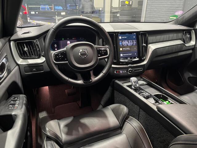 Volvo XC60 B4 Plus Dark | ACC | BLIS | Trekhaak | harman/kardon | Keyless | Camera