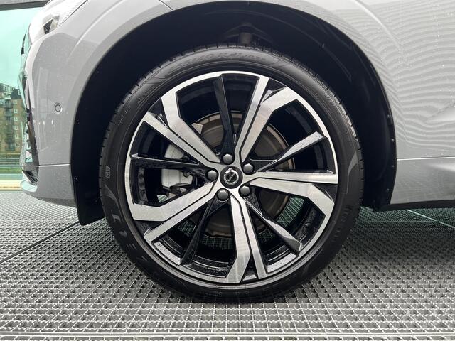 Volvo XC60 2.0 T8 Plug-in hybrid AWD Ultra Dark PHEV, Automaat, 21 inch, Panoramadak, Bowers&Wilkins audio, Stoelverwarming, Stuurverwarming, Trekhaak semi elektrisch wegklapbaar, Gelaagde- en getinte ramen