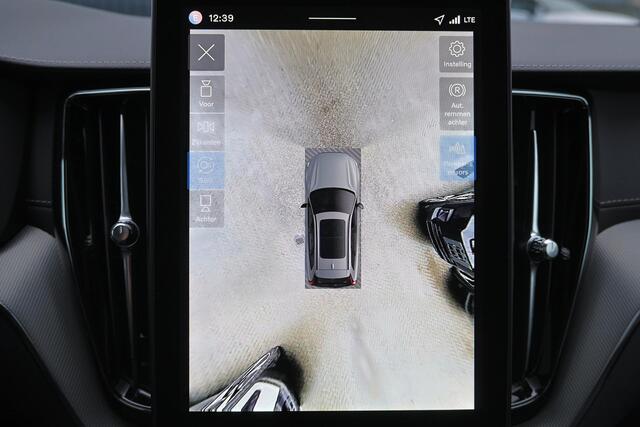 Volvo XC60 T6 Recharge AWD Ultra Black Edition - Panorama/schuifdak - IntelliSafe Assist & Surround - 360º Camera - Harman/Kardon audio - Adaptieve LED koplampen - Verwarmde voorstoelen, stuur & achterbank - Parkeersensoren voor & achter - Elektr. bedienb. voorstoel