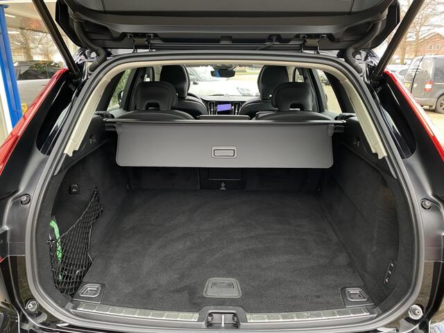 Volvo XC60 B5 Ultimate Bright | Luchtvering | Bowers&Wilkins | Trekhaak