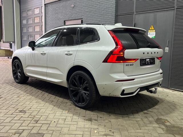 Volvo XC60 T6 Plug-in hybrid Plus Black Edition | FACELIFT | Luchtvering | Massage | Bowers&Wilkins | Head-Up | Trekhaak