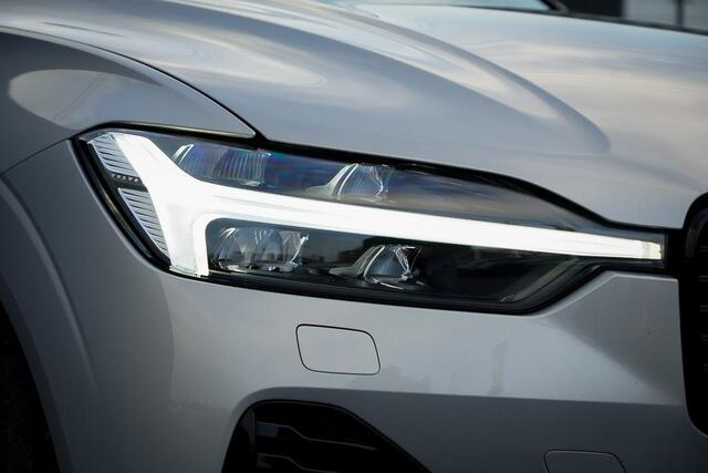 Volvo XC60 2.0 T6 Plug-in hybrid AWD Inscription / Pano / Trekhaak / Stoel&Stuurwielverwarming