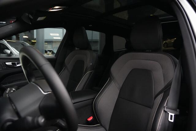 Volvo XC60 2.0 T6 Plug-in hybrid AWD Plus Dark 350pk Panoramadak/Stoelverwarming/360Camera