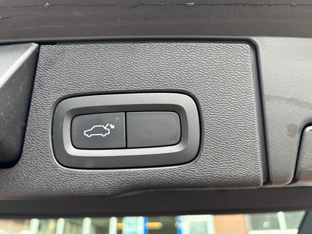 Volvo XC60 2.0 T5 AWD Momentum Pro | Cruise Control | Camera | Stoelverw. | Climate Control | Apple/Android | Etc.