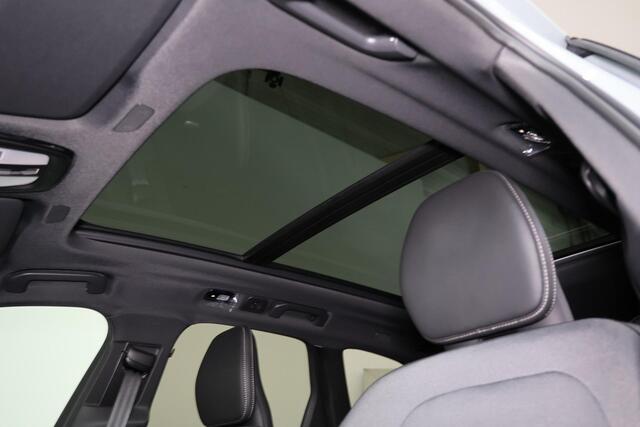 Volvo XC60 T6 Recharge AWD Ultra Black Edition - Panorama/schuifdak - IntelliSafe Assist & Surround - 360º Camera - Harman/Kardon audio - Adaptieve LED koplampen - Verwarmde voorstoelen, stuur & achterbank - Parkeersensoren voor & achter - Elektr. bedienb. voorstoel