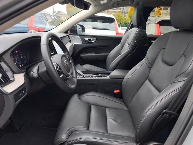 Volvo XC60 2.0 T8 Plug-in hybrid AWD Plus Dark (335kW/455PK) FULL OPTION ** 1e EIG - Ex VOLVO - ¤ 25.000,= onder NP ** ** INFORMEER OOK NAAR ONZE AANTREKKELIJKE FINANCIAL-LEASE TARIEVEN **