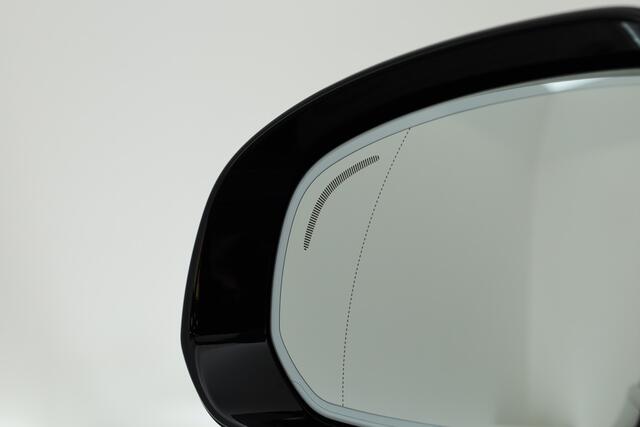 Volvo XC60 2.0 T8 Plug-in hybrid AWD Ultra Dark "Forest Lake" | Facelift | Memory | Pano | Luchtvering | Massage | Bowers & Wilkins