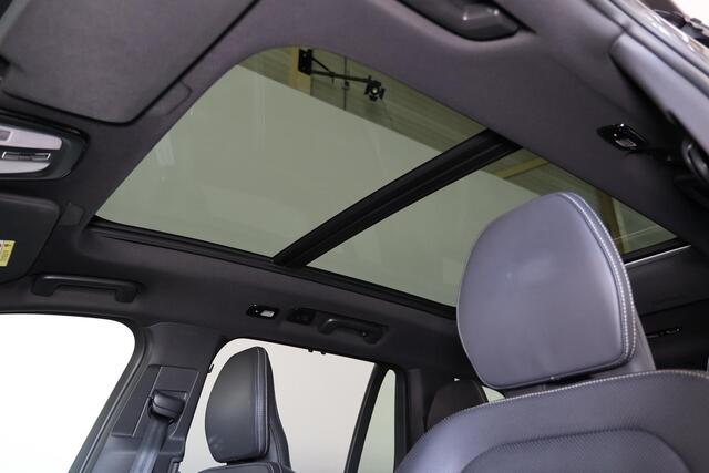 Volvo XC90 T8 Recharge AWD Ultimate Dark - LONG RANGE - Luchtvering - Panorama/schuifdak - IntelliSafe Assist & Surround - 360º Camera - Bowers & Wilkins audio - Adaptieve LED koplampen - Verwarmde voorstoelen, stuur & achterbank - Parkeersensoren voor & achter - El