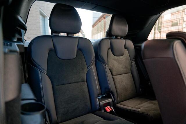 Volvo XC90 2.0 T8 Recharge AWD R-Design Luchtvering, Panoramadak, Black Pack, 22" LM velgen, Camera, H/K, enz