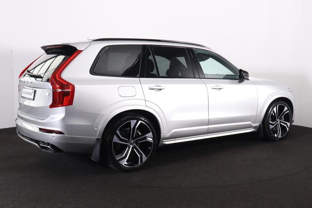 Volvo XC90 T8 Recharge AWD R-Design - Luchtvering - Panorama/schuifdak - IntelliSafe Assist & Surround - Bowers & Wilkins audio - 360º Camera - Adaptieve LED koplampen - Verwarmde voorstoelen, stuur & achterbank - Draadloze tel. lader - Head up display - Apple Carpl