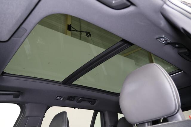 Volvo XC90 T8 Recharge AWD R-Design - Luchtvering - Panorama/schuifdak - IntelliSafe Assist & Surround - Bowers & Wilkins audio - 360º Camera - Adaptieve LED koplampen - Verwarmde voorstoelen, stuur & achterbank - Draadloze tel. lader - Head up display - Apple Carpl