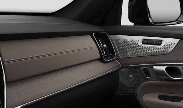 Volvo XC90 T8 455PK Automaat AWD Ultra Dark / Luchtvering / Bowers & Wilkins / 360 Camera / Head Up Display / Gelamineerde Ramen / 22'' Velgen /